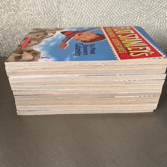 Flat Stanley books, 12 book series - Picture 6 of 8